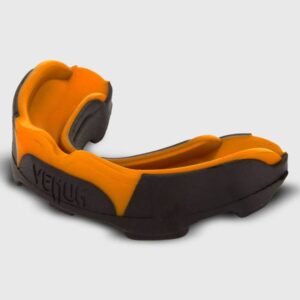 протектор за уста venum predator black neo orange